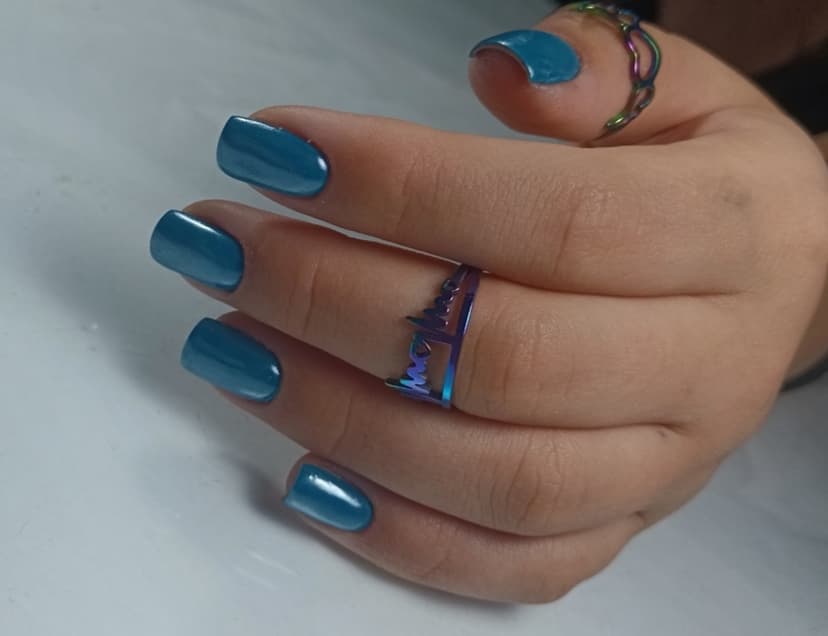 Kratki četvrtasti nokti u petrolej plavoj boji sa hrom efektom — Viva la Nail, Rakovica